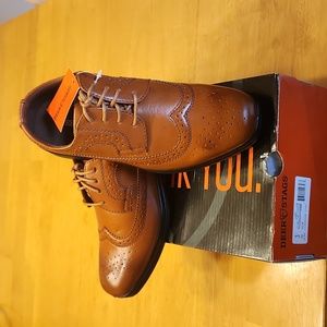 Youth Size 3 Brown lace dress shoe. Brand new. Never worn. Tags still on and box
